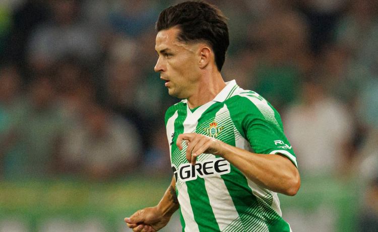 Crece la presión para el Betis con la salida de Álvaro Fidalgo por el desplome de su precio Crece la presión para el Betis con la salida de Álvaro Fidalgo por el desplome de su precio