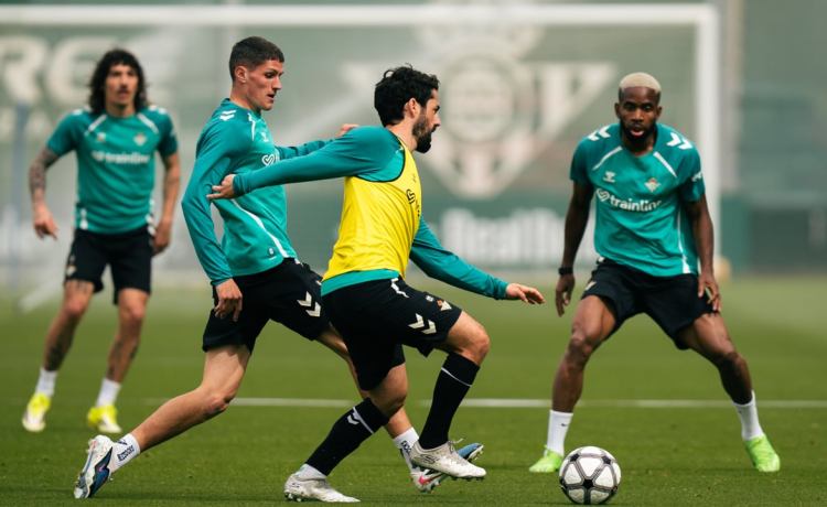 Isco da otro pasito en el reencuentro del Betis con Bakambu, 19 días después Isco da otro pasito en el reencuentro del Betis con Bakambu, 19 días después