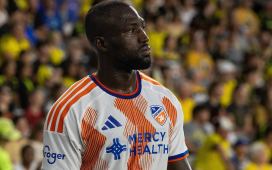 Kévin Denkey acelera en plenas negociaciones con consecuencias para el Betis Kévin Denkey acelera en plenas negociaciones con consecuencias para el Betis