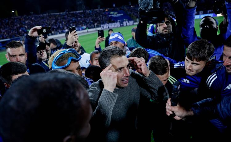 La «experiencia de vida» de Julio Velázquez, historia del Levski: «En mi carrera me ha tocado picar mucha piedra» La «experiencia de vida» de Julio Velázquez, historia del Levski: «En mi carrera me ha tocado picar mucha piedra»