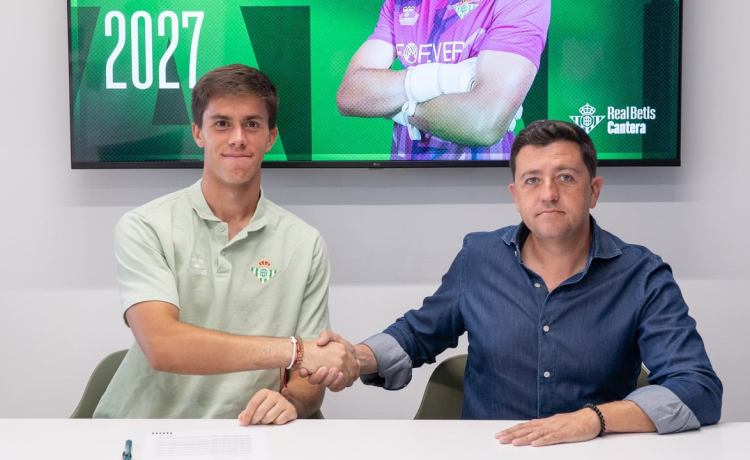 Álvaro de Pablo: fichaje oficial y manos a la obra en el filial… y el primer equipo Álvaro de Pablo: fichaje oficial y manos a la obra en el filial… y el primer equipo