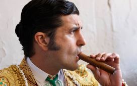 La reflexión de Morante de la Puebla, torero y padre de futbolista: «Mi hijo juega al fútbol (en el Betis) y me dice: ‘Papá, que me duele esto'» La reflexión de Morante de la Puebla, torero y padre de futbolista: «Mi hijo juega al fútbol (en el Betis) y me dice: ‘Papá, que me duele esto'»