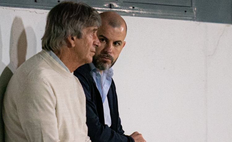 Manu Fajardo pide más al Betis en LaLiga y en la Europa League: «Hay plantilla suficiente… aunque es mejorable» Manu Fajardo pide más al Betis en LaLiga y en la Europa League: «Hay plantilla suficiente… aunque es mejorable»