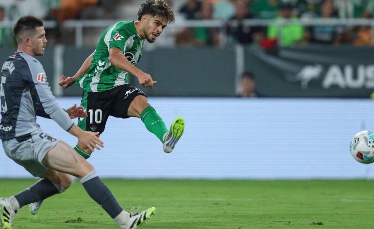 Real Sociedad – Betis: horario, canal y dónde ver hoy en TV y online el partido de la jornada 35 de la LaLiga EA Sports Real Sociedad – Betis: horario, canal y dónde ver hoy en TV y online el partido de la jornada 35 de la LaLiga EA Sports