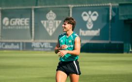 El esfuerzo de Ángel Ortiz da sus frutos: de ser el último en el Betis a ponerse el primero El esfuerzo de Ángel Ortiz da sus frutos: de ser el último en el Betis a ponerse el primero