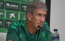 Pellegrini responde rotundo a la polémica de Abde, su renovación en el Betis y cómo encajará a tantos ‘jugones’: «La política divide, el fútbol une» Pellegrini responde rotundo a la polémica de Abde, su renovación en el Betis y cómo encajará a tantos ‘jugones’: «La política divide, el fútbol une»