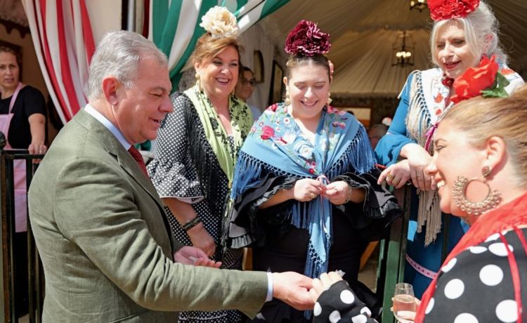 El alcalde de Sevilla, José Luis Sanz, critica a LaLiga por mantener el Betis – Real Madrid en plena Feria de Abril y advierte de las consecuencias El alcalde de Sevilla, José Luis Sanz, critica a LaLiga por mantener el Betis – Real Madrid en plena Feria de Abril y advierte de las consecuencias