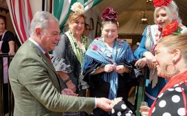 El alcalde de Sevilla, José Luis Sanz, critica a LaLiga por mantener el Betis – Real Madrid en plena Feria de Abril y advierte de las consecuencias El alcalde de Sevilla, José Luis Sanz, critica a LaLiga por mantener el Betis – Real Madrid en plena Feria de Abril y advierte de las consecuencias