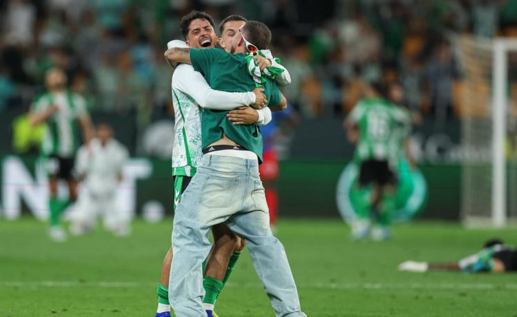 Orgulloso de que «en el corazoncito de los béticos haya un trocito de Pablo Fornals», cruza los dedos con el Mundial Orgulloso de que «en el corazoncito de los béticos haya un trocito de Pablo Fornals», cruza los dedos con el Mundial