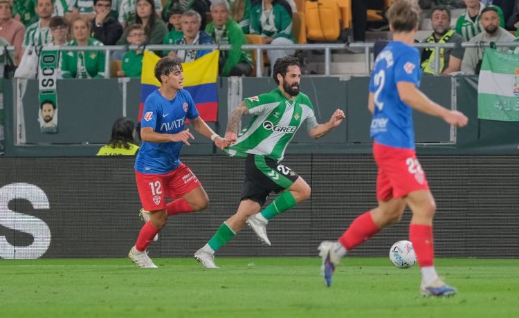 El análisis táctico del Betis – Elche: Un acordeón preñado de oportunismo El análisis táctico del Betis – Elche: Un acordeón preñado de oportunismo