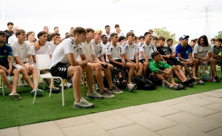 La cantera del Betis bruñe su fama en Europa: revancha con el Bayern, buenos recuerdos con el Oporto… La cantera del Betis bruñe su fama en Europa: revancha con el Bayern, buenos recuerdos con el Oporto…