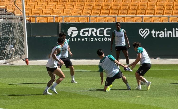 El último entrenamiento del Betis no deja buenas noticias a Pellegrini El último entrenamiento del Betis no deja buenas noticias a Pellegrini