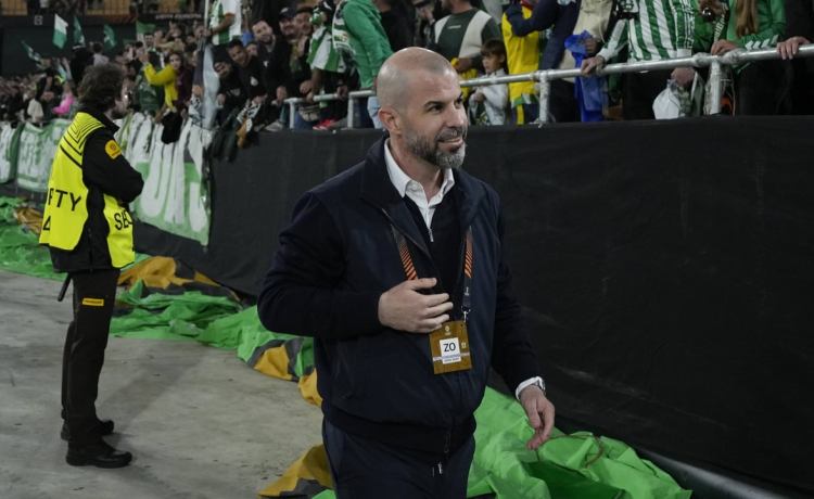 Tras Fran García, el Betis centra sus esfuerzos en el delantero centro Tras Fran García, el Betis centra sus esfuerzos en el delantero centro