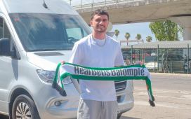 Troy Parrott ya es oficialmente futbolista del Real Betis Troy Parrott ya es oficialmente futbolista del Real Betis