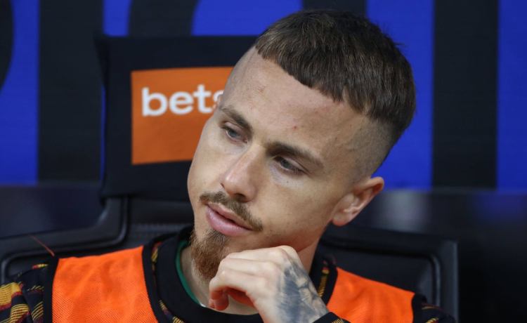Angeliño zanja de un plumazo los rumores que le vinculan con el Betis: «Falso» Angeliño zanja de un plumazo los rumores que le vinculan con el Betis: «Falso»