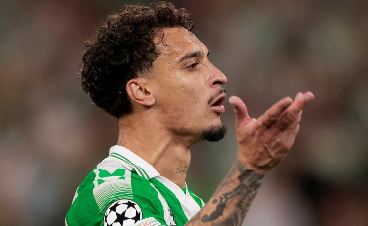Antony fue víctima de un robo tras el triunfo del Betis en Champions: «Una noche que prometía ser brillante terminó en rabia, tristeza y frustración» Antony fue víctima de un robo tras el triunfo del Betis en Champions: «Una noche que prometía ser brillante terminó en rabia, tristeza y frustración»