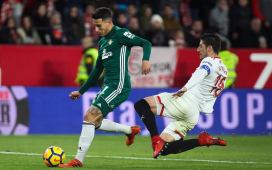 Quique Setién presume de derbis sevillanos: «Todavía hay béticos que se acuerdan; llevaban años sin ganar al Sevilla» Quique Setién presume de derbis sevillanos: «Todavía hay béticos que se acuerdan; llevaban años sin ganar al Sevilla»