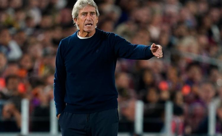 Pellegrini se rinde a un Isco que vuelve a ser decisivo: «Hace jugar más al equipo» Pellegrini se rinde a un Isco que vuelve a ser decisivo: «Hace jugar más al equipo»