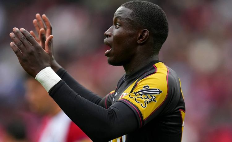 Premio extra de 3,6 millones para el Betis si el Rayo acepta la última oferta por Nobel Mendy Premio extra de 3,6 millones para el Betis si el Rayo acepta la última oferta por Nobel Mendy