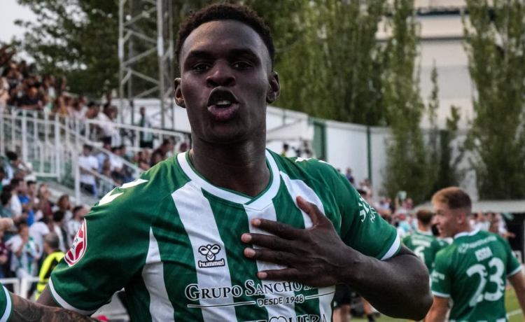 Prefirió Betis antes que Sevilla, no triunfó y ahora es la sensación goleadora de Primera RFEF: «Las cosas no salieron como esperaba» Prefirió Betis antes que Sevilla, no triunfó y ahora es la sensación goleadora de Primera RFEF: «Las cosas no salieron como esperaba»