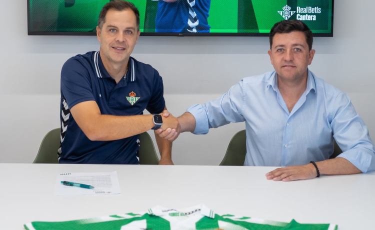 Dani Fragoso quita el tapón y ofrece talento al Betis de Pellegrini: «Es una pasada» Dani Fragoso quita el tapón y ofrece talento al Betis de Pellegrini: «Es una pasada»