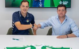 Dani Fragoso quita el tapón y ofrece talento al Betis de Pellegrini: «Es una pasada» Dani Fragoso quita el tapón y ofrece talento al Betis de Pellegrini: «Es una pasada»