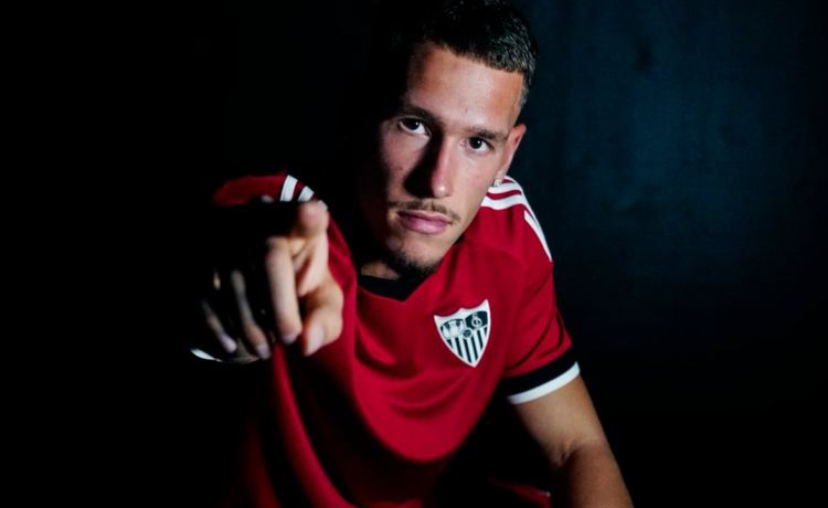 Stassin apunta al derbi contra el Betis y revela como influyó Lukébakio en su fichaje por el Sevilla Stassin apunta al derbi contra el Betis y revela como influyó Lukébakio en su fichaje por el Sevilla