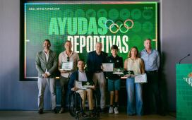 El Betis refuerza su compromiso con los deportistas andaluces con la entrega de ayudas El Betis refuerza su compromiso con los deportistas andaluces con la entrega de ayudas