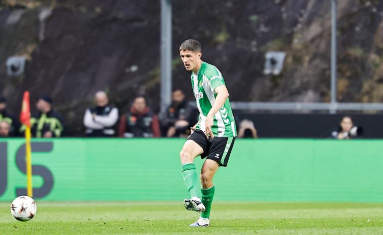 El Sporting CP no quería derrochar… en Altimira: ficha otros tres mediocentros, todos con sobrecoste El Sporting CP no quería derrochar… en Altimira: ficha otros tres mediocentros, todos con sobrecoste