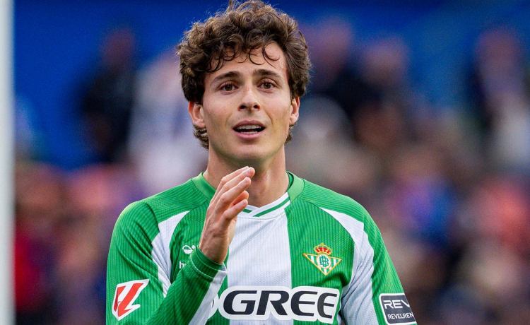 Postura perfilada del Betis con Riquelme para el mercado veraniego Postura perfilada del Betis con Riquelme para el mercado veraniego