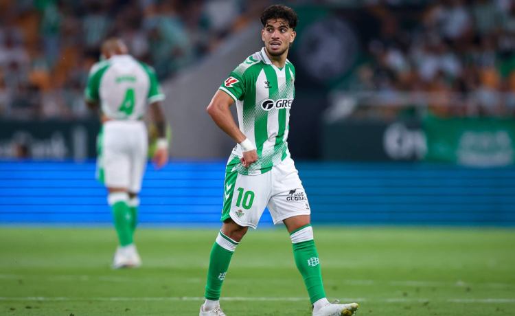 Ez Abde, «muy contento» con los 15 goles con los que acaba: «Soy extremo, no delantero» Ez Abde, «muy contento» con los 15 goles con los que acaba: «Soy extremo, no delantero»