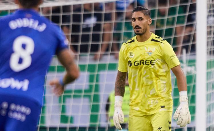 «Se tienen que lesionar los tres porteros para que llamen a Álvaro Valles» «Se tienen que lesionar los tres porteros para que llamen a Álvaro Valles»