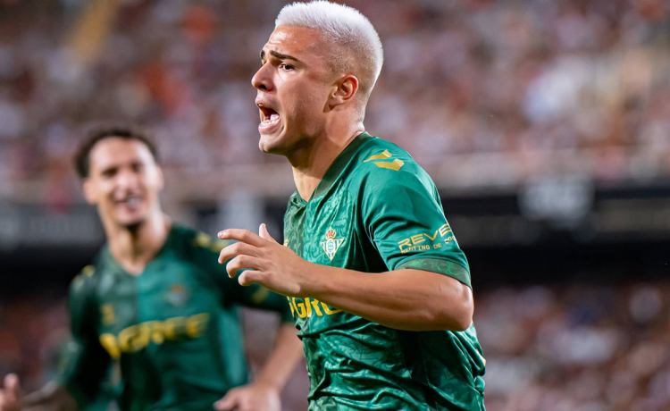 Nueva dimensión en el futuro inmediato de Pablo García tras el gol en el Valencia – Betis: «Hasta ahí podemos leer» Nueva dimensión en el futuro inmediato de Pablo García tras el gol en el Valencia – Betis: «Hasta ahí podemos leer»