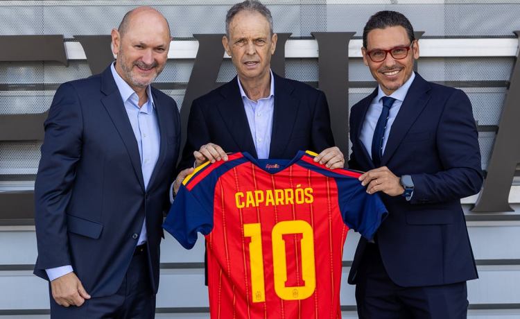 Joaquín Caparrós reconoce que ha recibido el apoyo de «gente del Betis» en su peor momento: «Es espectacular cuando voy por la calle» Joaquín Caparrós reconoce que ha recibido el apoyo de «gente del Betis» en su peor momento: «Es espectacular cuando voy por la calle»