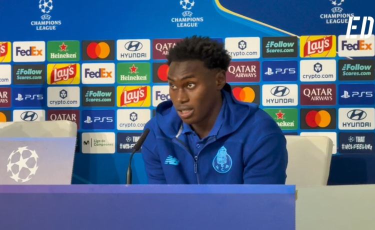 La difícil historia del ‘macareno’ Samu Aghehowa: sana heridas y vuelve a casa «para darle una mala noche al Betis» en su debut en la Champions La difícil historia del ‘macareno’ Samu Aghehowa: sana heridas y vuelve a casa «para darle una mala noche al Betis» en su debut en la Champions