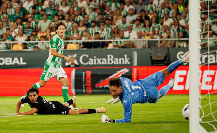 Real Betis 1-0 Real Sociedad: El vértigo verdiblanco sale victorioso Real Betis 1-0 Real Sociedad: El vértigo verdiblanco sale victorioso