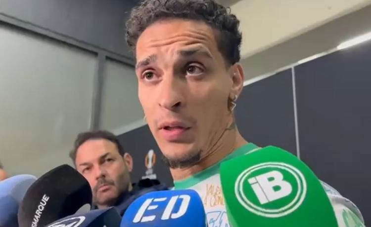 Antony confía en este Betis: «Mostramos el espíritu, la familia que tenemos y la importancia de tener a nuestra gente» Antony confía en este Betis: «Mostramos el espíritu, la familia que tenemos y la importancia de tener a nuestra gente»