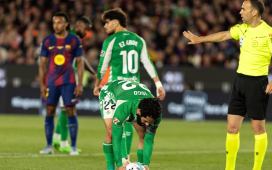 El audio del VAR para convencer al árbitro del Barcelona – Betis de que anulase el penalti: «Es Isco quien golpea a Gavi» El audio del VAR para convencer al árbitro del Barcelona – Betis de que anulase el penalti: «Es Isco quien golpea a Gavi»