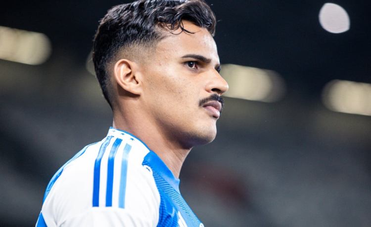 Un importante fleco para el Como en el fichaje de Kaiki: una rendija demasiado estrecha para el Betis Un importante fleco para el Como en el fichaje de Kaiki: una rendija demasiado estrecha para el Betis