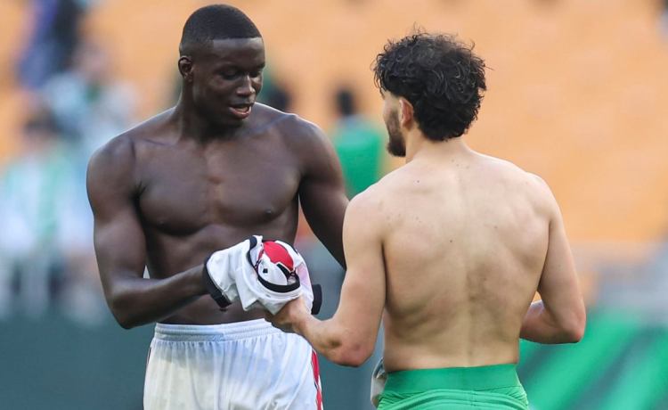 El Betis ya ocupa puesto de Champions: el Rayo regala la plaza extra en una noche de calculadoras El Betis ya ocupa puesto de Champions: el Rayo regala la plaza extra en una noche de calculadoras