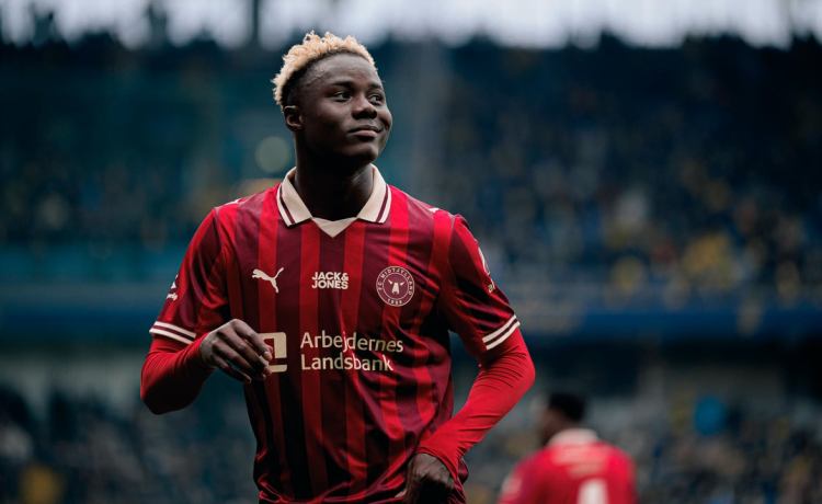 Saltan las alarmas con Franculino Djú, deseado por el Betis, pero el Midtjylland no se altera: «Será una gran venta» Saltan las alarmas con Franculino Djú, deseado por el Betis, pero el Midtjylland no se altera: «Será una gran venta»