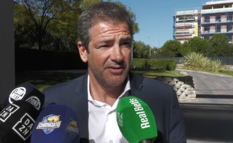 Ramón Alarcón confirma la postura del Betis tras la suspensión de la Copa del Rey tras el accidente ferroviario de Urda: «Lo mejor era volver a Sevilla» Ramón Alarcón confirma la postura del Betis tras la suspensión de la Copa del Rey tras el accidente ferroviario de Urda: «Lo mejor era volver a Sevilla»