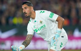 Álvaro Valles se marca un objetivo ante la nueva competencia en la portería del Betis: «Otro pasito más» Álvaro Valles se marca un objetivo ante la nueva competencia en la portería del Betis: «Otro pasito más»