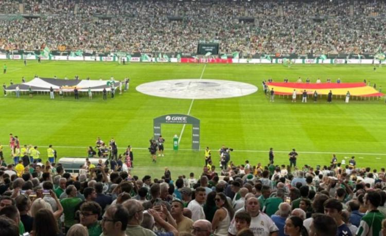Ceuta se emociona con el «inolvidable gesto del Betis» en el partido contra el Real Madrid: «Los ceutíes somos béticos» Ceuta se emociona con el «inolvidable gesto del Betis» en el partido contra el Real Madrid: «Los ceutíes somos béticos»