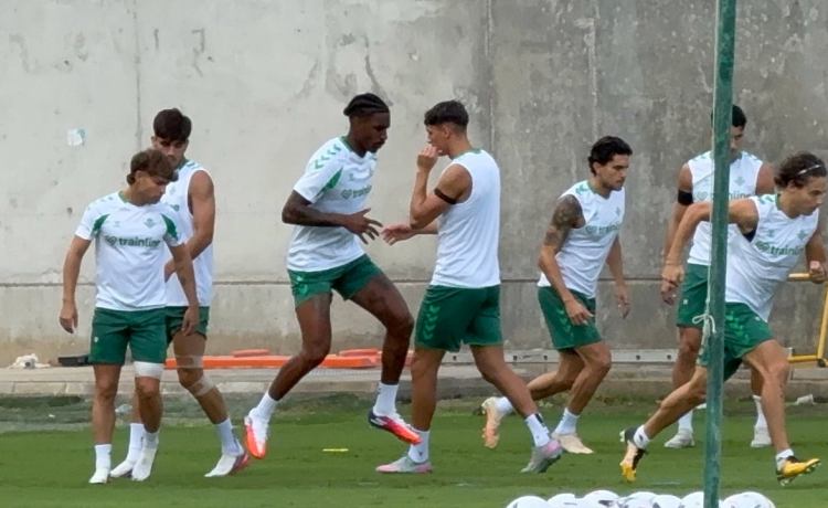 Nueva sesión del Betis para preparar el duelo frente al Levante con Abde y Morante presentes Nueva sesión del Betis para preparar el duelo frente al Levante con Abde y Morante presentes