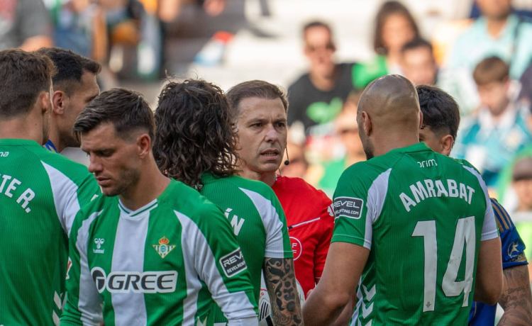 Almada, Thiago Fernández y la explicación de Cordero Vega al ‘no penalti’ de Amrabat Almada, Thiago Fernández y la explicación de Cordero Vega al ‘no penalti’ de Amrabat