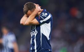 La desoladora imagen de Sergio Canales: al borde de la lágrima en su despedida anticipada de México y más cerca de volver a casa La desoladora imagen de Sergio Canales: al borde de la lágrima en su despedida anticipada de México y más cerca de volver a casa