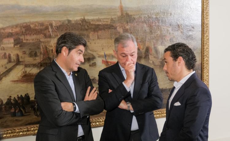 El alcalde, que ve «muy complicado» que Betis y Sevilla coincidan en La Cartuja, anuncia inminentes mejoras viales El alcalde, que ve «muy complicado» que Betis y Sevilla coincidan en La Cartuja, anuncia inminentes mejoras viales