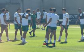 Antony y Cucho Hernández se suman a la sesión previa a Villarreal con visita de Fajardo y Adrián Antony y Cucho Hernández se suman a la sesión previa a Villarreal con visita de Fajardo y Adrián
