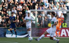 El Betis, muy pendiente del futuro de Affengruber… sobre todo si hay descenso del Elche El Betis, muy pendiente del futuro de Affengruber… sobre todo si hay descenso del Elche
